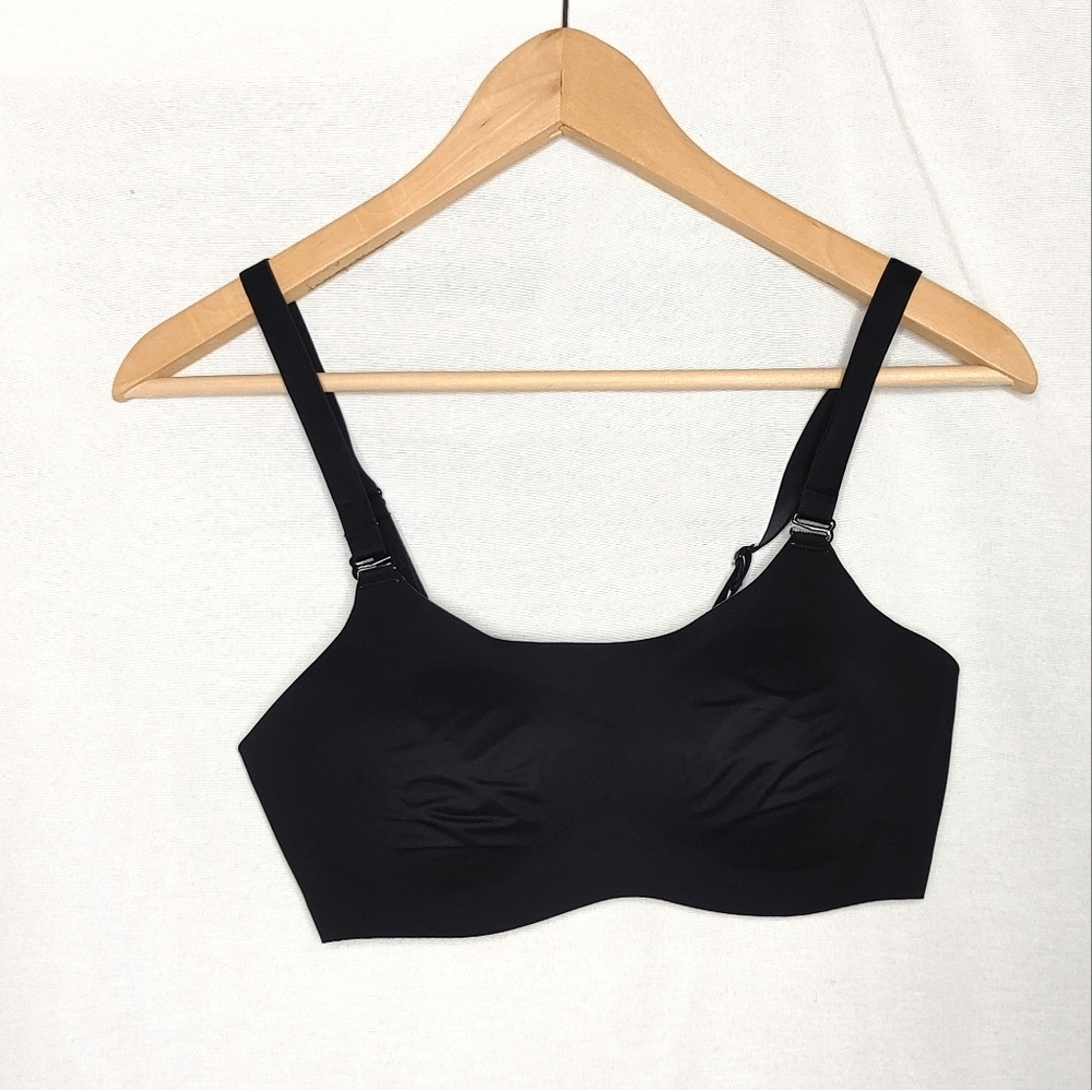 Knix Evolution Bra Adjustable Cross Straps Wireless Wirefree Soft‎ Cup Black 2